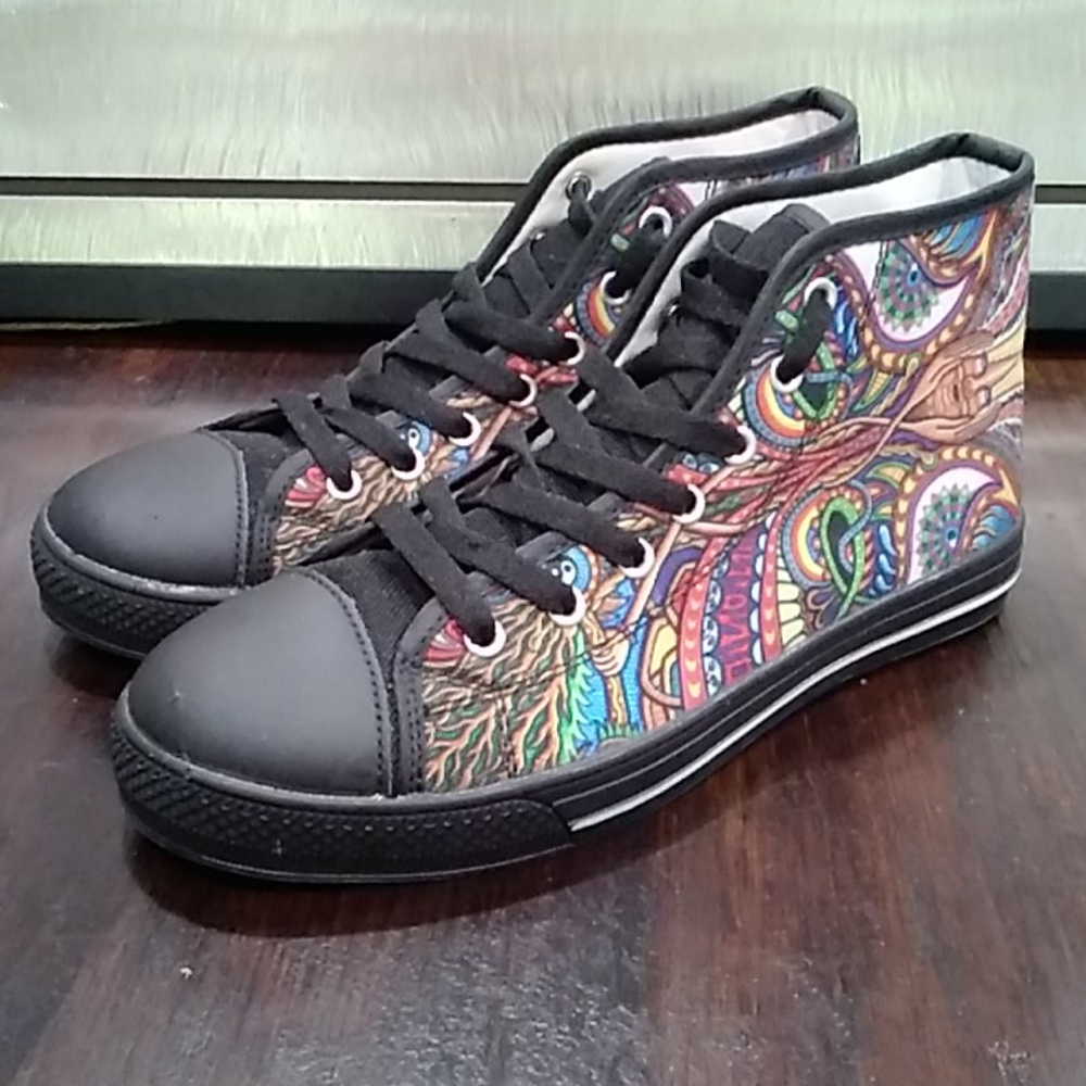 Women's Generic Sneakers Art Size 7